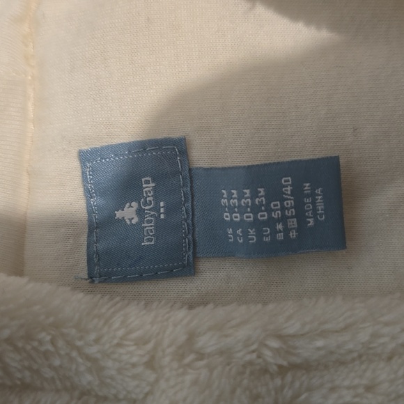 Baby Gap Cozy 1 piece - Picture 2 of 2